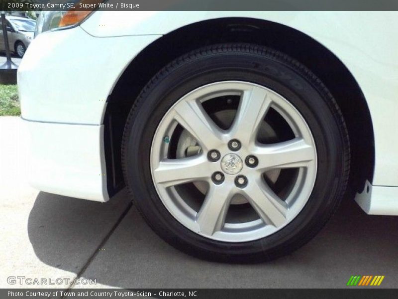 Super White / Bisque 2009 Toyota Camry SE