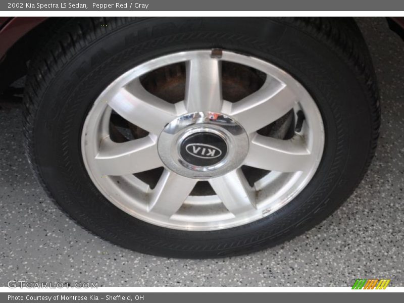 Pepper Red / Gray 2002 Kia Spectra LS Sedan