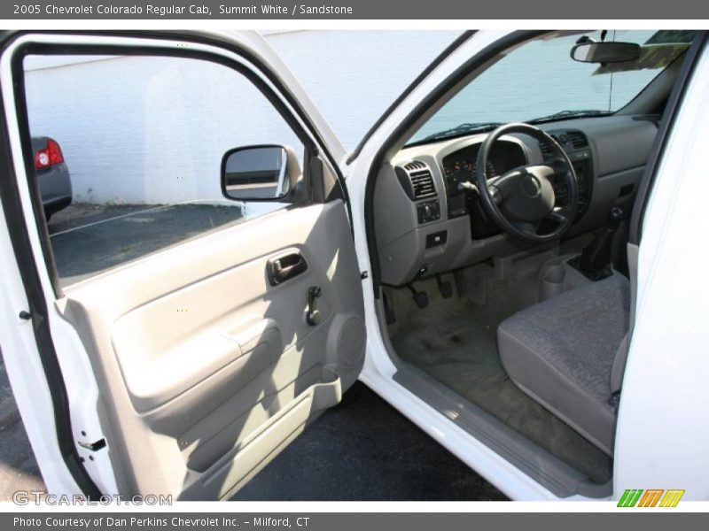 Summit White / Sandstone 2005 Chevrolet Colorado Regular Cab