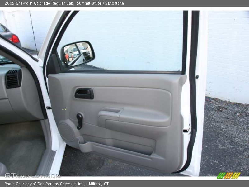Summit White / Sandstone 2005 Chevrolet Colorado Regular Cab