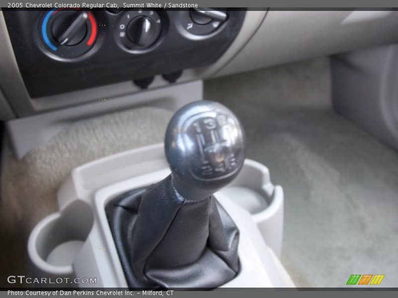 Summit White / Sandstone 2005 Chevrolet Colorado Regular Cab