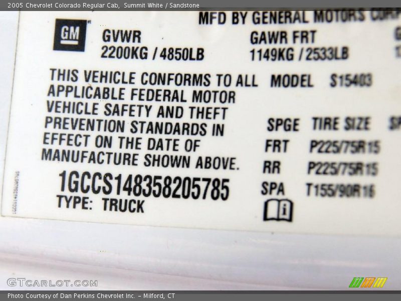 Summit White / Sandstone 2005 Chevrolet Colorado Regular Cab