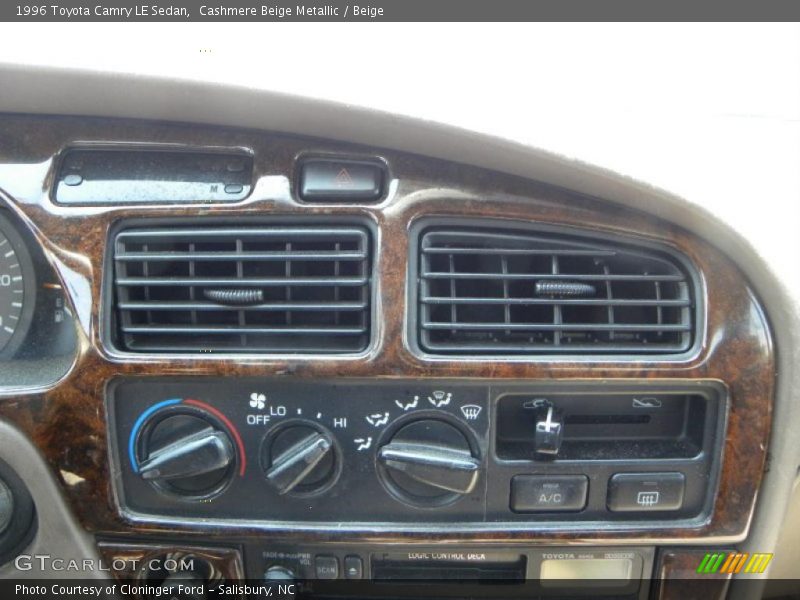 Cashmere Beige Metallic / Beige 1996 Toyota Camry LE Sedan