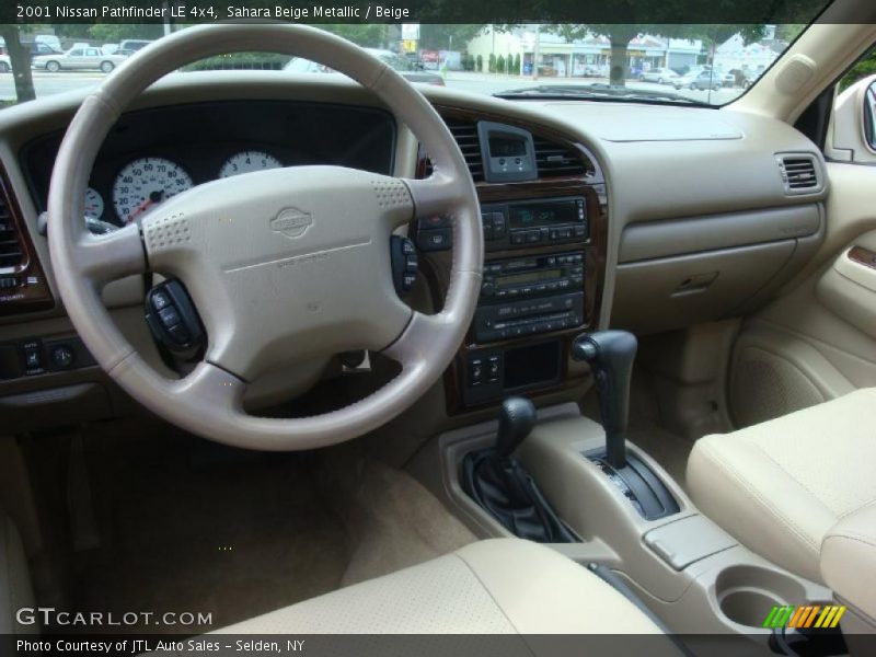 Sahara Beige Metallic / Beige 2001 Nissan Pathfinder LE 4x4