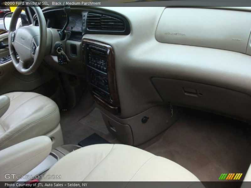 Black / Medium Parchment 2000 Ford Windstar SEL