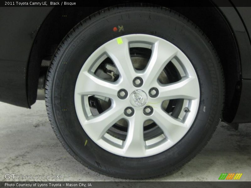 Black / Bisque 2011 Toyota Camry LE