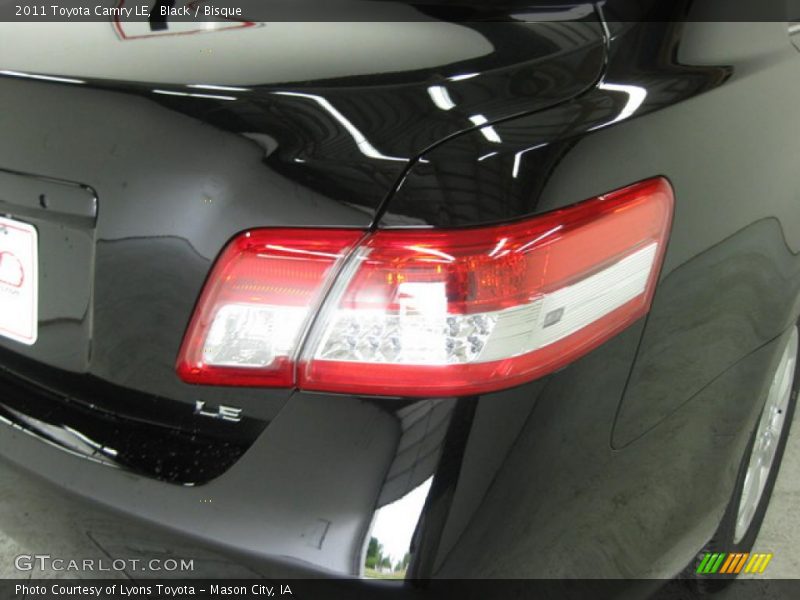 Black / Bisque 2011 Toyota Camry LE