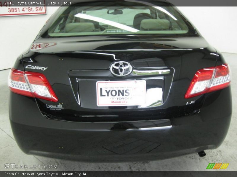 Black / Bisque 2011 Toyota Camry LE