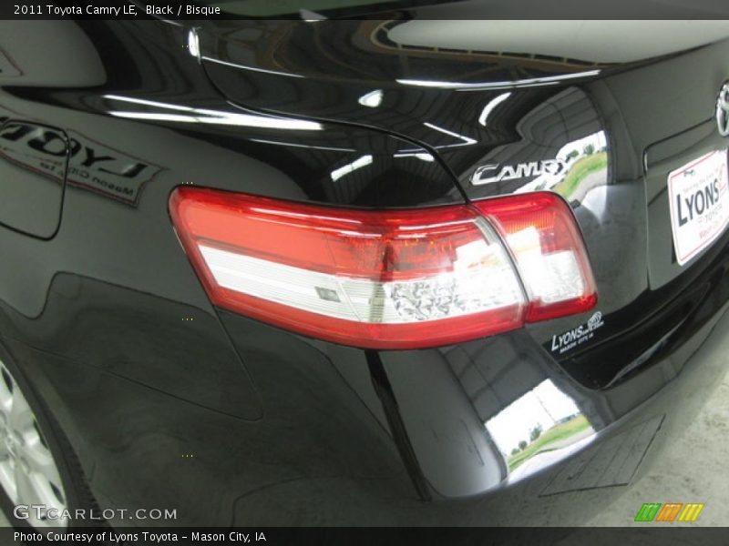 Black / Bisque 2011 Toyota Camry LE