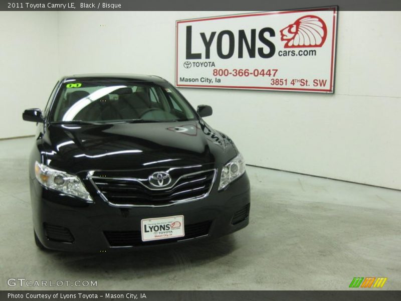 Black / Bisque 2011 Toyota Camry LE