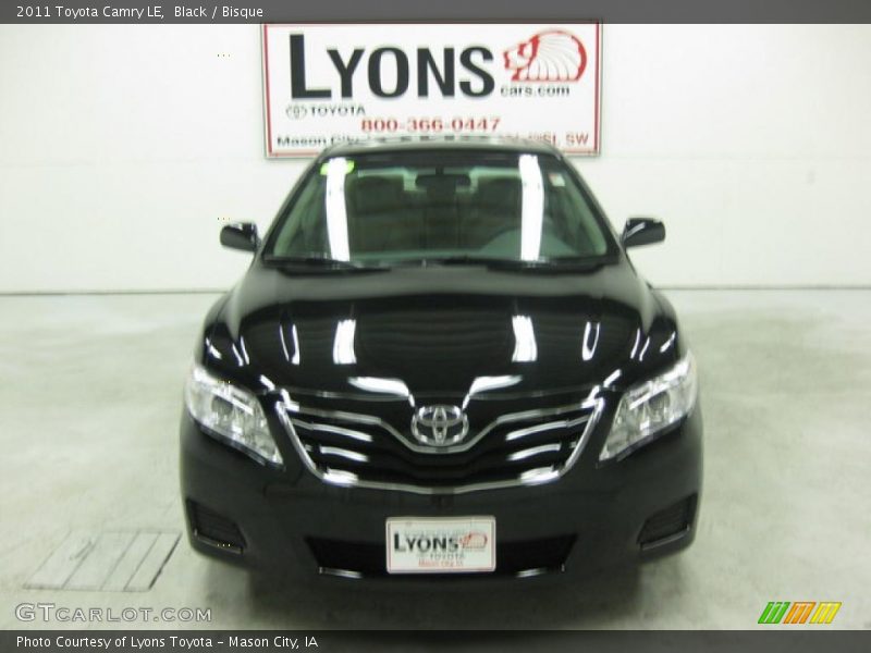 Black / Bisque 2011 Toyota Camry LE