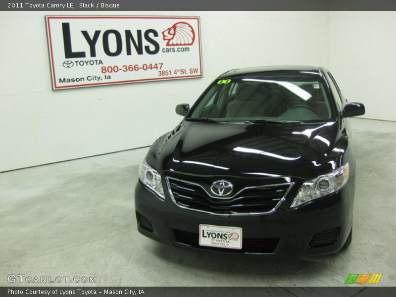 Black / Bisque 2011 Toyota Camry LE