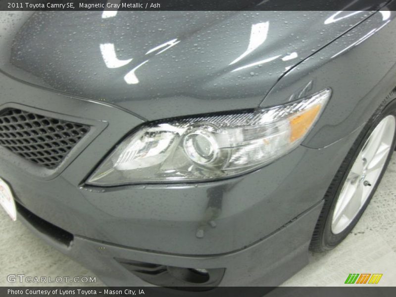 Magnetic Gray Metallic / Ash 2011 Toyota Camry SE