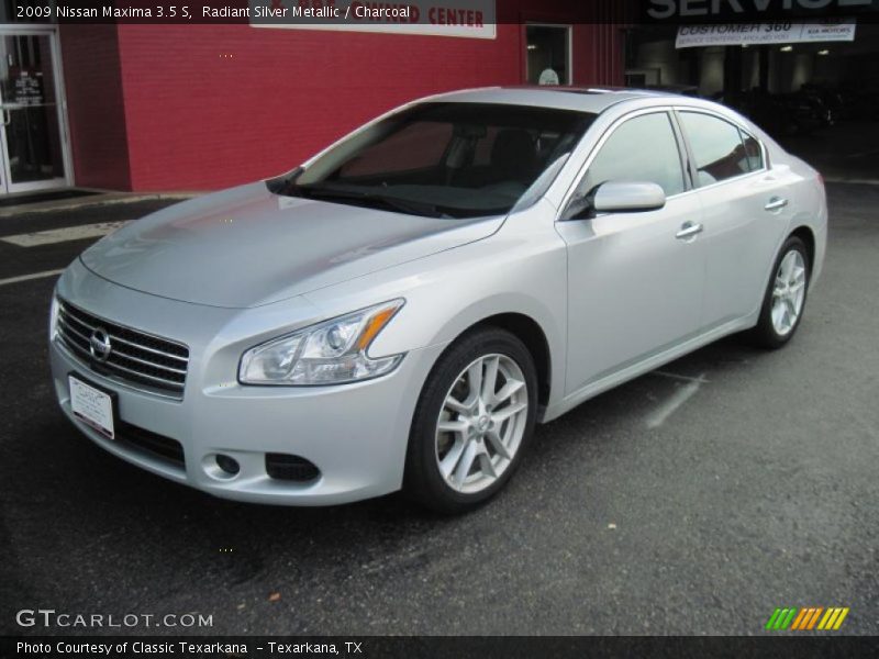 Radiant Silver Metallic / Charcoal 2009 Nissan Maxima 3.5 S
