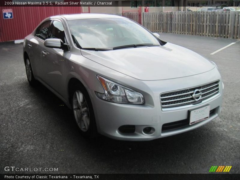 Radiant Silver Metallic / Charcoal 2009 Nissan Maxima 3.5 S
