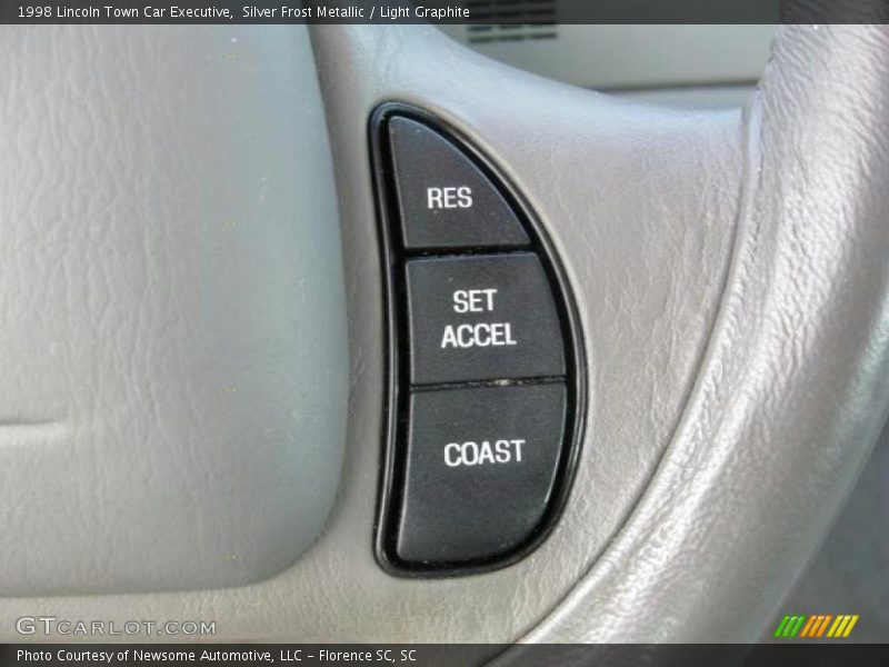 Silver Frost Metallic / Light Graphite 1998 Lincoln Town Car Executive