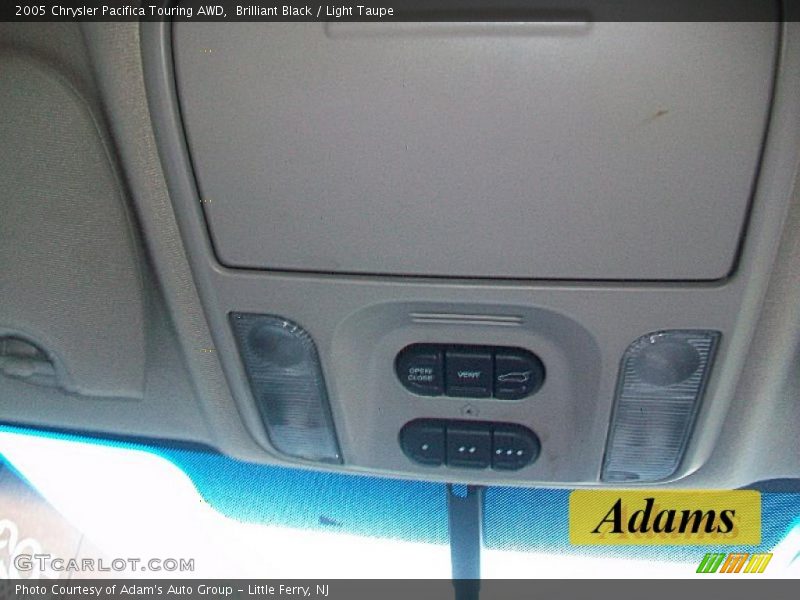 Brilliant Black / Light Taupe 2005 Chrysler Pacifica Touring AWD