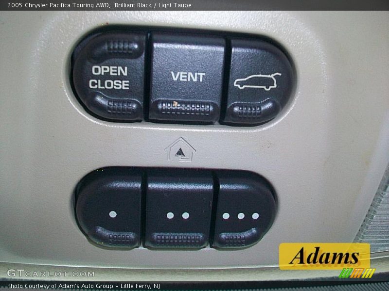 Brilliant Black / Light Taupe 2005 Chrysler Pacifica Touring AWD