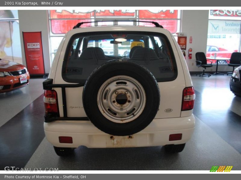 White / Gray 2001 Kia Sportage