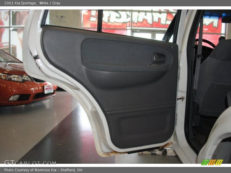 White / Gray 2001 Kia Sportage