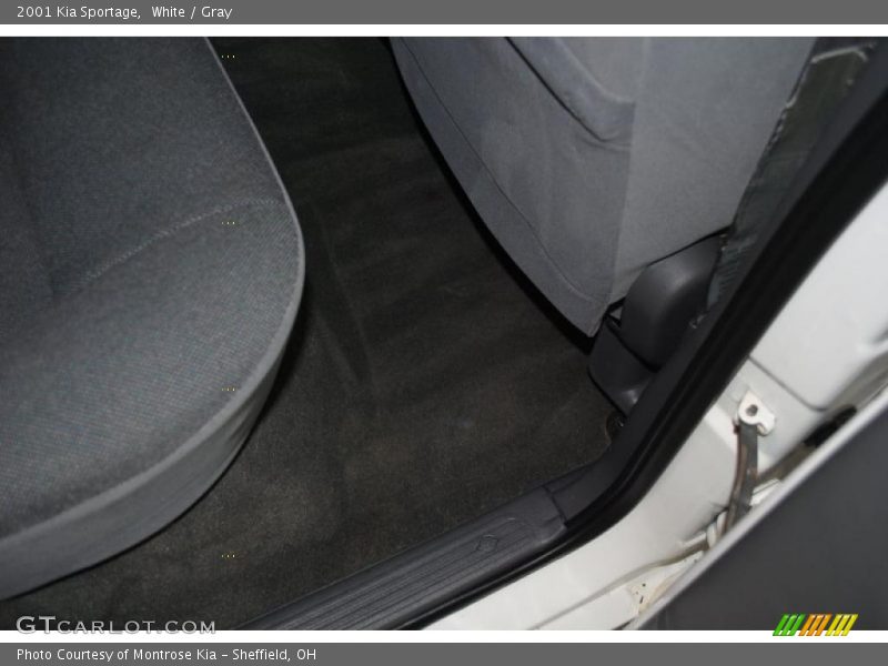 White / Gray 2001 Kia Sportage