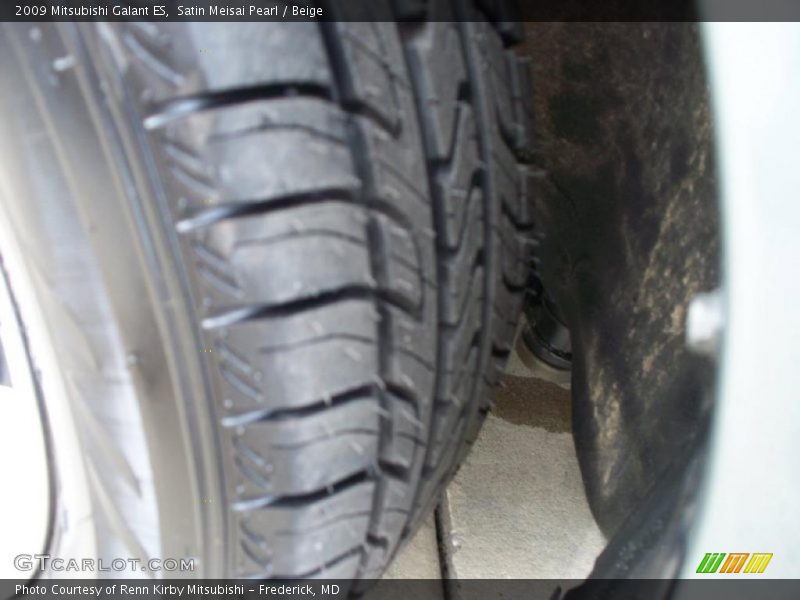 Satin Meisai Pearl / Beige 2009 Mitsubishi Galant ES