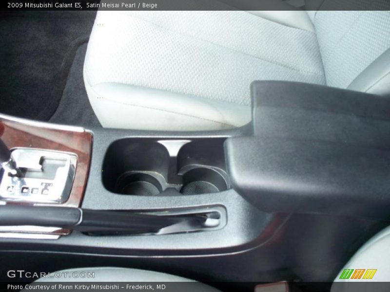 Satin Meisai Pearl / Beige 2009 Mitsubishi Galant ES