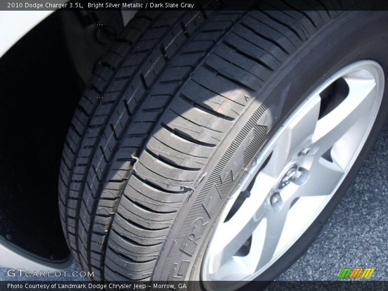 Bright Silver Metallic / Dark Slate Gray 2010 Dodge Charger 3.5L
