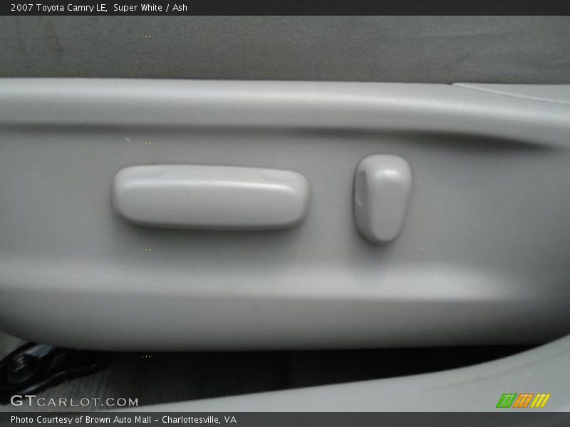 Super White / Ash 2007 Toyota Camry LE