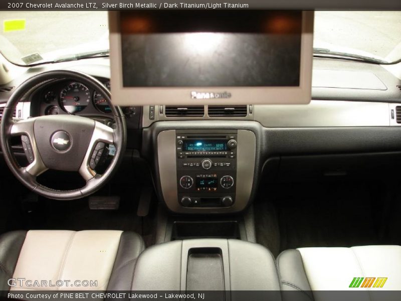 Silver Birch Metallic / Dark Titanium/Light Titanium 2007 Chevrolet Avalanche LTZ