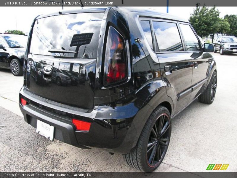 Shadow Black / Sand/Black Houndstooth Cloth 2010 Kia Soul !