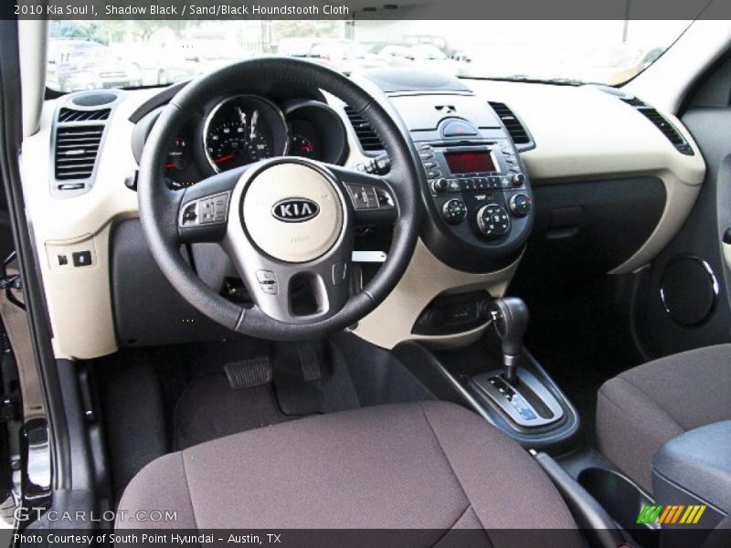 Shadow Black / Sand/Black Houndstooth Cloth 2010 Kia Soul !