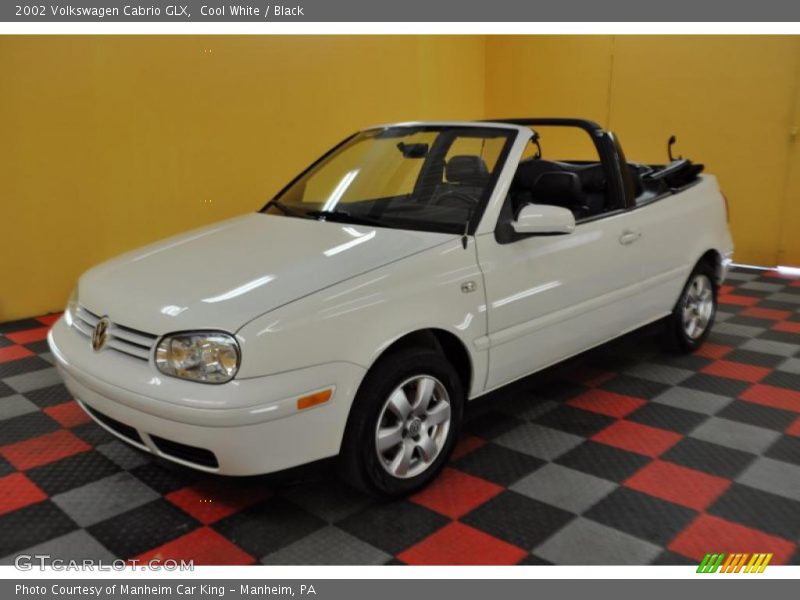 Cool White / Black 2002 Volkswagen Cabrio GLX