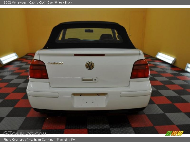 Cool White / Black 2002 Volkswagen Cabrio GLX