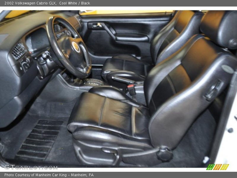 Cool White / Black 2002 Volkswagen Cabrio GLX