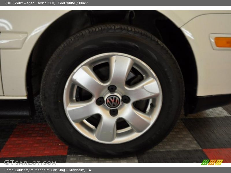 Cool White / Black 2002 Volkswagen Cabrio GLX