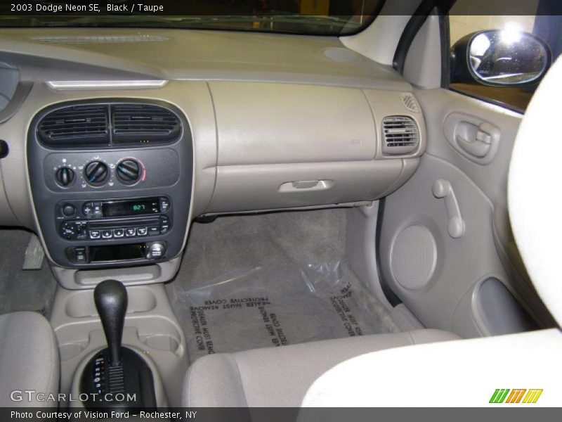 Black / Taupe 2003 Dodge Neon SE