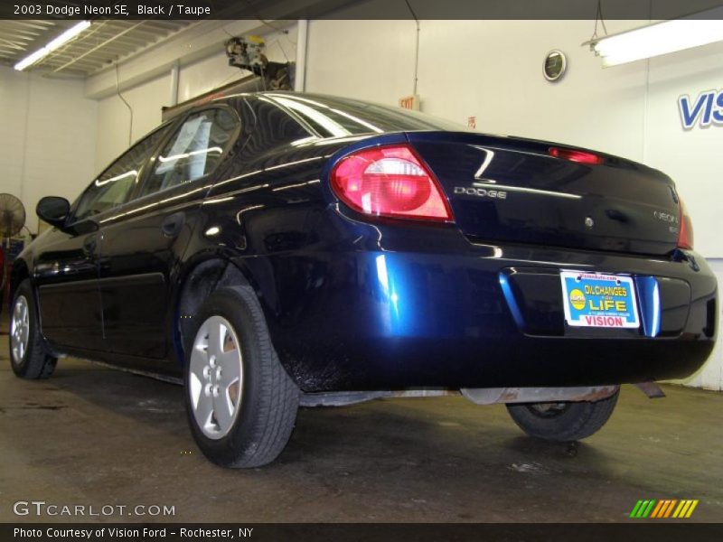 Black / Taupe 2003 Dodge Neon SE