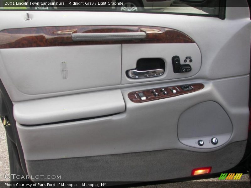 Midnight Grey / Light Graphite 2001 Lincoln Town Car Signature