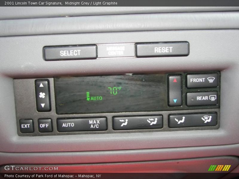 Midnight Grey / Light Graphite 2001 Lincoln Town Car Signature