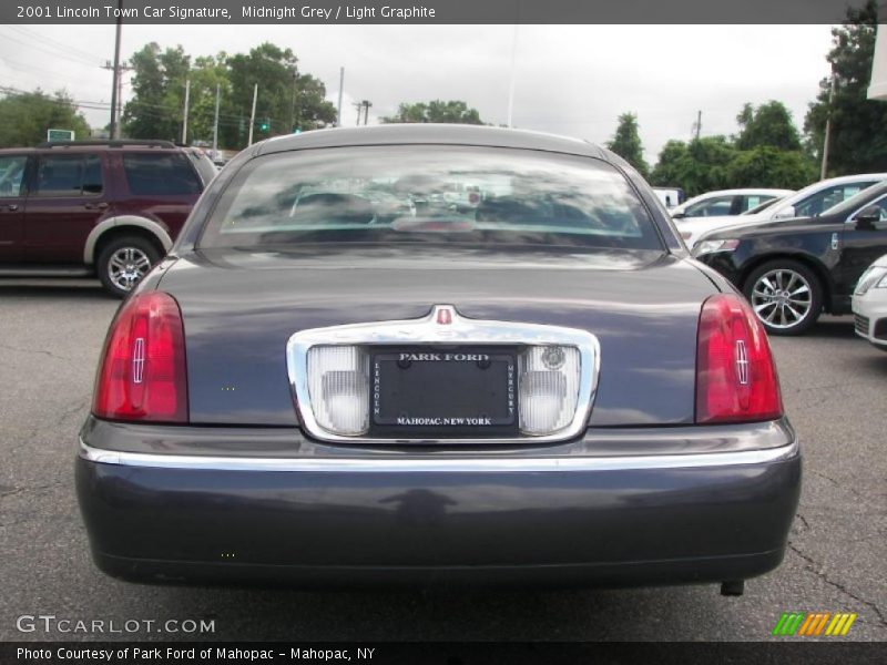 Midnight Grey / Light Graphite 2001 Lincoln Town Car Signature