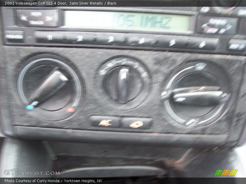 Satin Silver Metallic / Black 2001 Volkswagen Golf GLS 4 Door