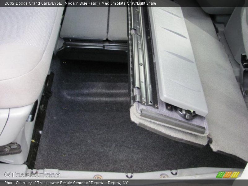 Modern Blue Pearl / Medium Slate Gray/Light Shale 2009 Dodge Grand Caravan SE