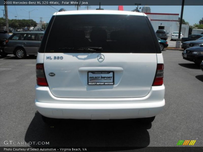 Polar White / Java 2000 Mercedes-Benz ML 320 4Matic