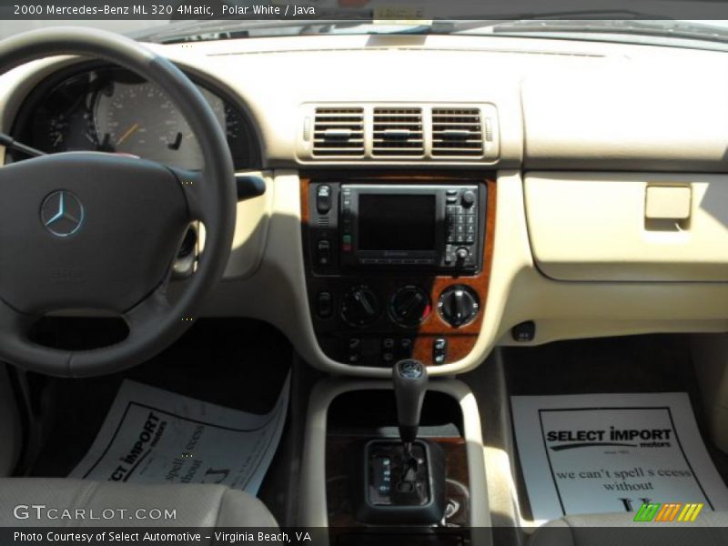 Polar White / Java 2000 Mercedes-Benz ML 320 4Matic