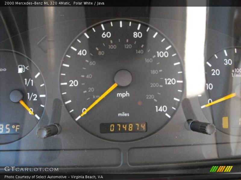 Polar White / Java 2000 Mercedes-Benz ML 320 4Matic