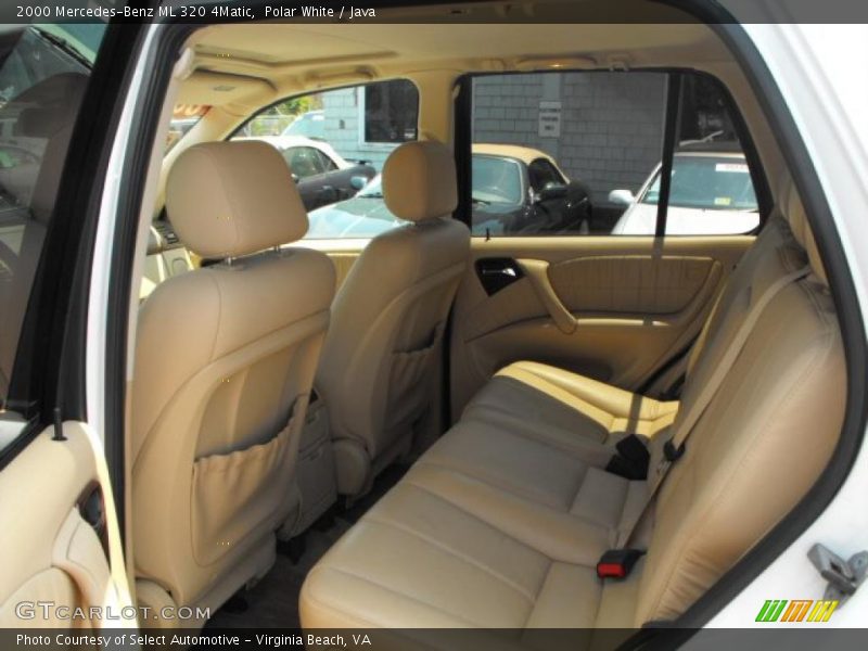 Polar White / Java 2000 Mercedes-Benz ML 320 4Matic