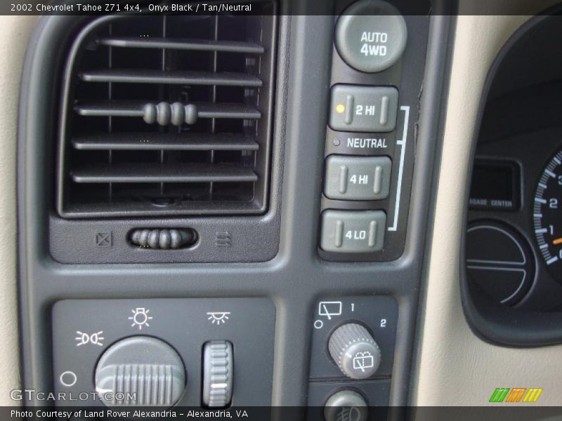 Onyx Black / Tan/Neutral 2002 Chevrolet Tahoe Z71 4x4