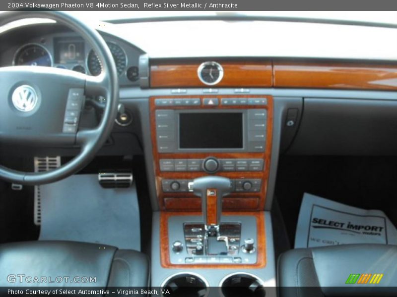 Reflex Silver Metallic / Anthracite 2004 Volkswagen Phaeton V8 4Motion Sedan