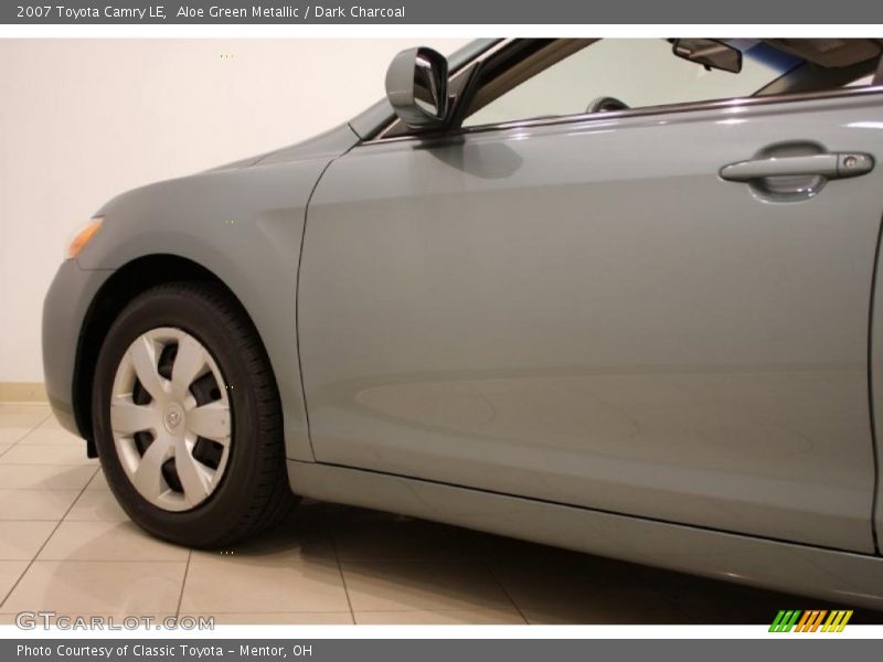 Aloe Green Metallic / Dark Charcoal 2007 Toyota Camry LE